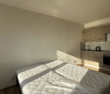 Pronájem bytu 1+kk 27 m² - Photo 1