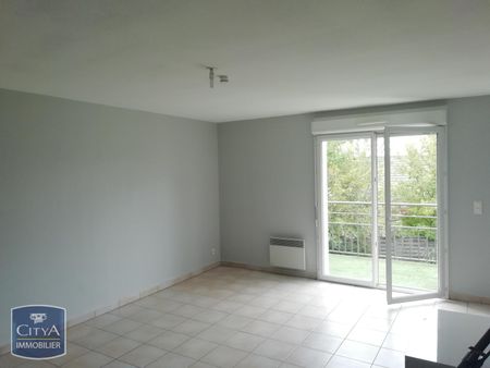 Location Appartement 2 pièces 48m² HENIN BEAUMONT 62110 - Photo 2