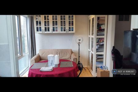 4 bedroom terraced house to rent - Photo 2