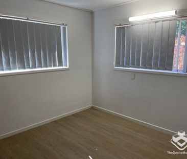 3 Bedroom 1 Bath 1 Car Home - Photo 2