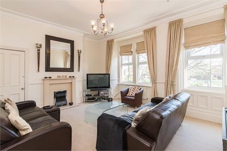 5 bedroom terraced house to rent - Photo 2