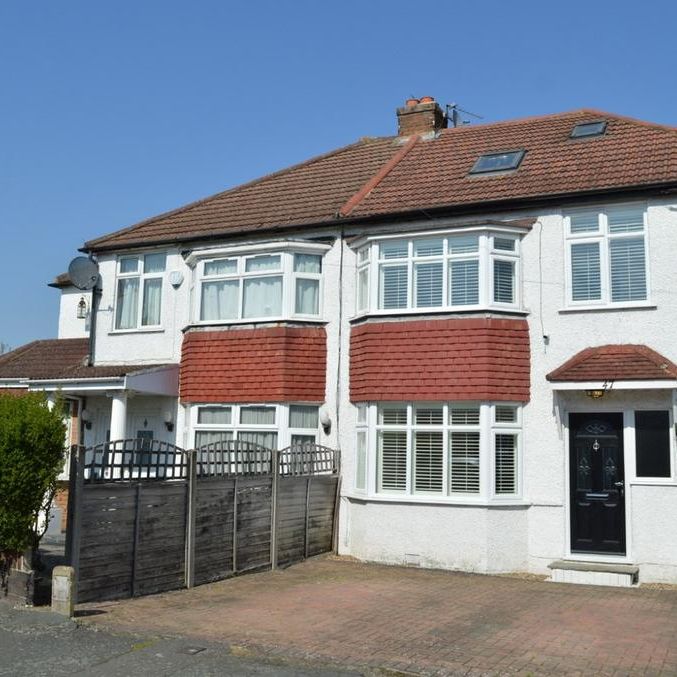 4 bedroom semi-detached house to rent - Photo 1