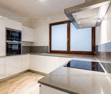 Andrássy út | Property for Long Term Rent in Budapest - Photo 1
