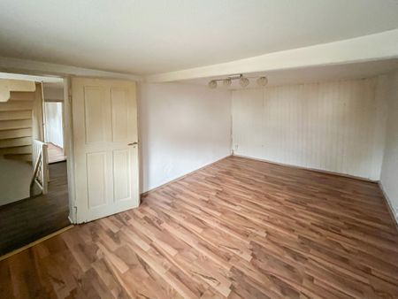 Solides, unterkellertes Einfamilienhaus mit optionalem Stellplatz zur Miete! - Photo 3