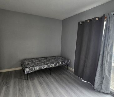 For Lease - 110 Wexford Boulevard Unit# B, Toronto, Ontario - Photo 4