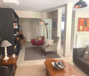 Location Maison 6 pièces 146m² STE FOY LES LYON 69110 - Photo 1