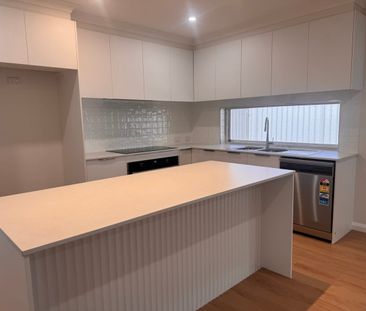 Three Bedroom Home Located In Pinnacle Estate - Photo 6