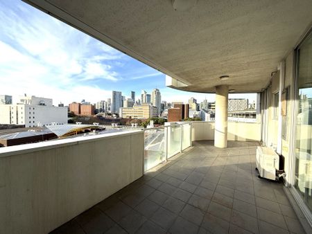 Fully Renovated 3-Bedroom Apartment in Prime Ultimo Location | Opposite UTS - Photo 5