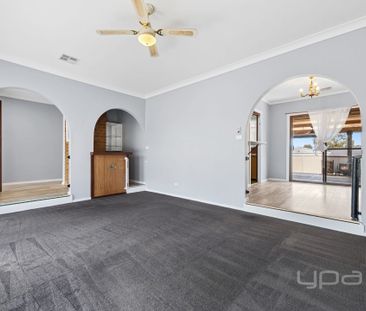 4 BEDROOM FAMILY HOME - Photo 3