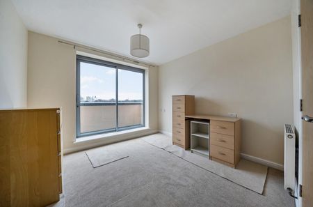 2 bedroom Flat To Let Total Size: 829 SQ FT - Photo 2