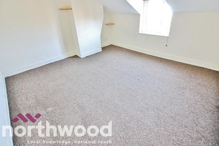 3 bedroom flat to rent - Photo 4