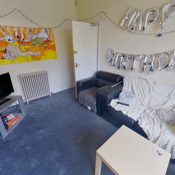 4 bedroom terraced house to rent - Photo 1