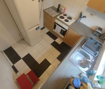 Room in a Shared House, Mowatt Close, N19 - Photo 6
