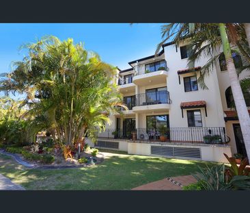 8/12 Canal Avenue, Runaway Bay, Qld 4216 - Photo 1