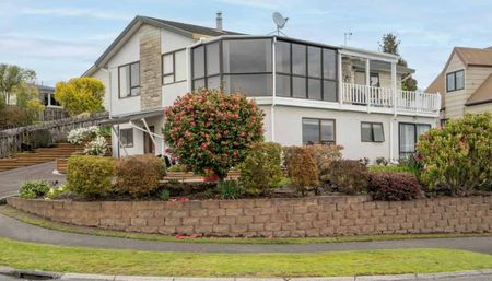 Spacious family home - Photo 3