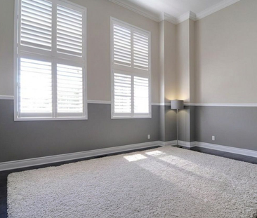 For Lease - 33 Sprucedale Way, Whitby, Ontario - Photo 4