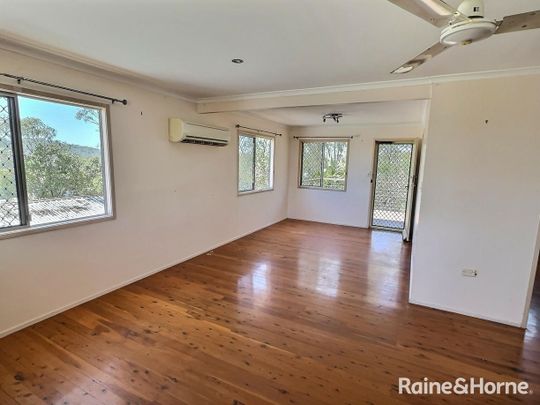 RELAXED LIVING WITH VIEWS IN NEW AUCKLAND - Photo 1