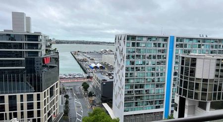 Spacious One Bedroom Apartment - Tower Hill - Photo 3
