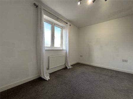 Regal Walk, Bridgwater, TA6 - Photo 2