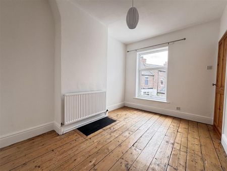 2 bedroom terraced house to rent - Photo 2