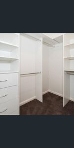 Modern One Bedroom Apartment - Photo 4