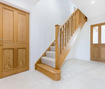 4 bedroom detached house to rent - Photo 2