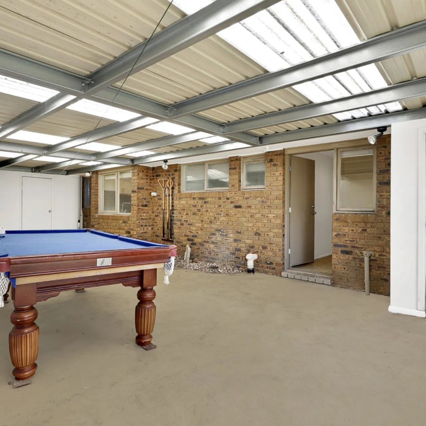 Beautiful Family Home with Pool & Studio in a Quiet Craigieburn Location - Photo 1