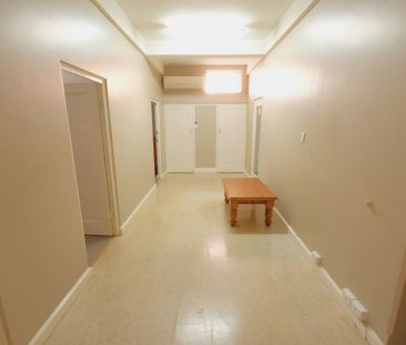 3 Bedroom Apartment - Photo 4