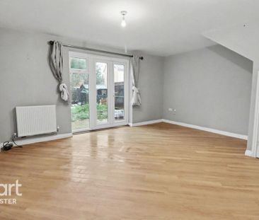 3 bedroom terraced house to rent - Photo 3