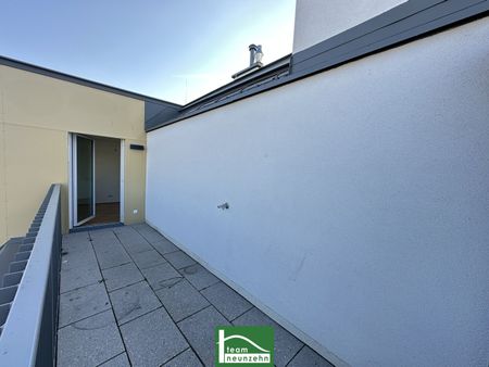 Unbefristete Neubau-Dachgeschosswohnung in Essling mit Einbauküche, Waschtrockner und großer Terrasse! - Photo 2