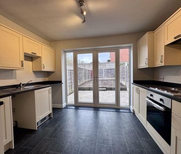 3 bedroom terraced house to rent - Photo 5