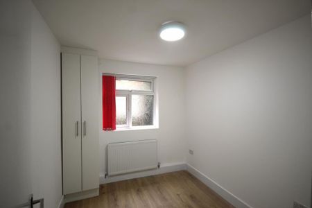 2 bedroom maisonette to rent - Photo 2