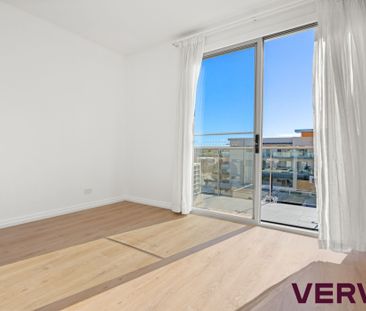 FABULOUS TWO-BEDROOM APARTMENT - Photo 2