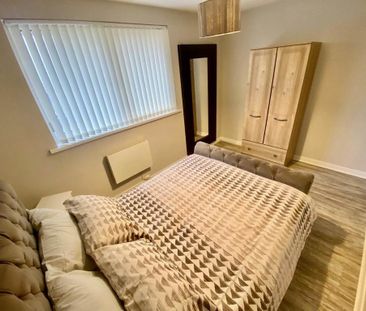 3 bedroom flat to rent - Photo 1