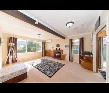 Available: Beautiful 3 bedroom home - Photo 4