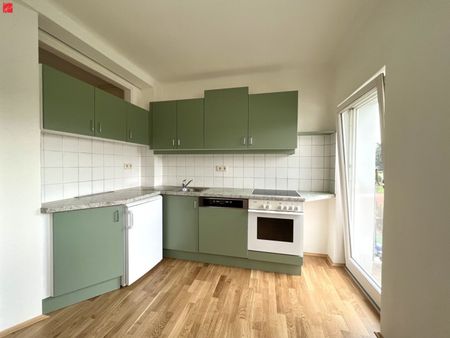 Helles Altbau-Juwel mit Charakter: 2 Zimmer mit Balkon! - Photo 2