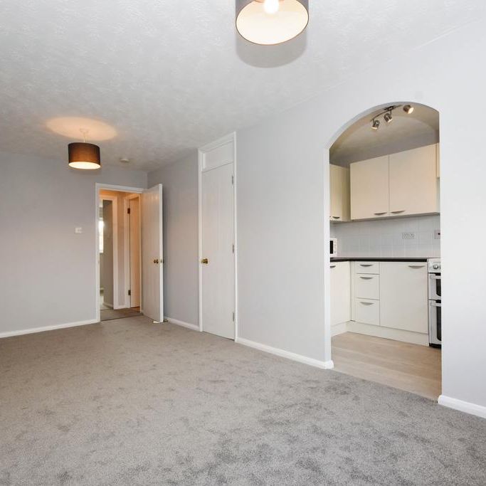 1 bedroom flat to rent - Photo 1