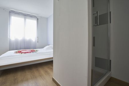 CHEVIGNE Roommate 4 Bedrooms at Reims - Photo 4