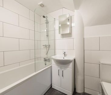 1 Bed Flat - Photo 4