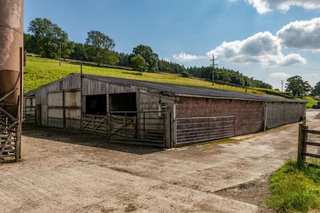 4 bed Detached farmhouse with 58 acres - Photo 5