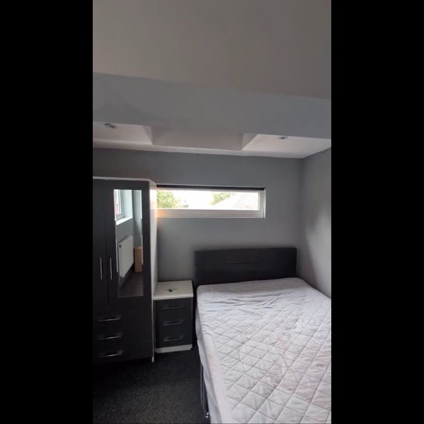 Room in a Shared House, Dulverton Road, LE3 - Photo 2