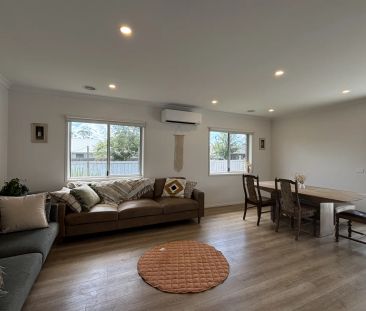 Family Home - Photo 4