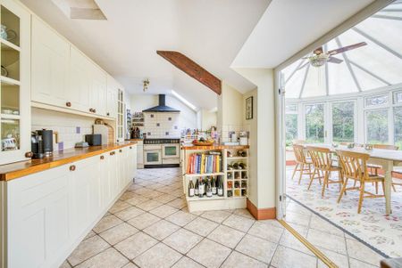 4 bedroom detached house to rent - Photo 3