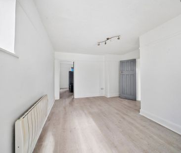 Flat 4, 12, The Parade, East Wittering - Photo 2