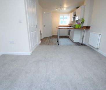 3 bedroom end of terrace house to rent - Photo 2