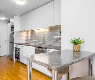 Parkside Perfection - Short Term Summer Rental - Photo 1