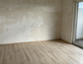 Modernisierte Balkonwohnung mit neuwertigem Bad und Laminat in ruhiger Wohngegend - Photo 1