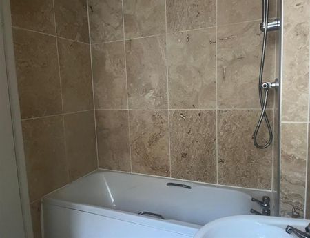 2 Bedroom Terraced To Let - Photo 4