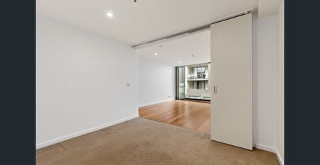 Modern Apartment with Style, Light & Location - Photo 2