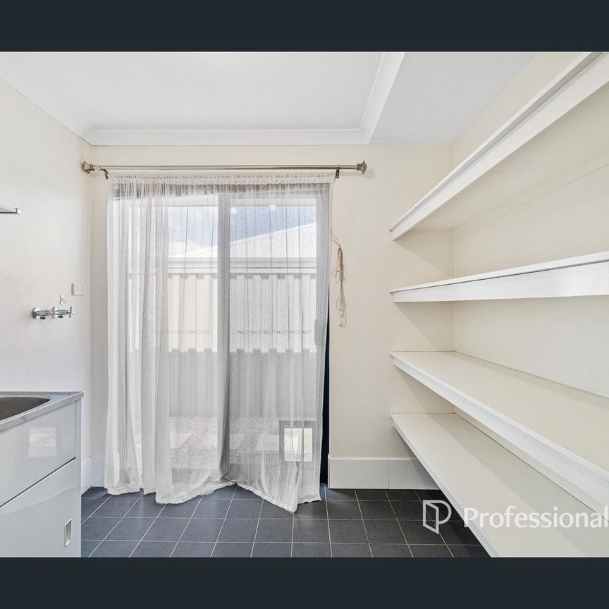 127 Tourmaline Boulevard, Byford, WA 6122 - Photo 1